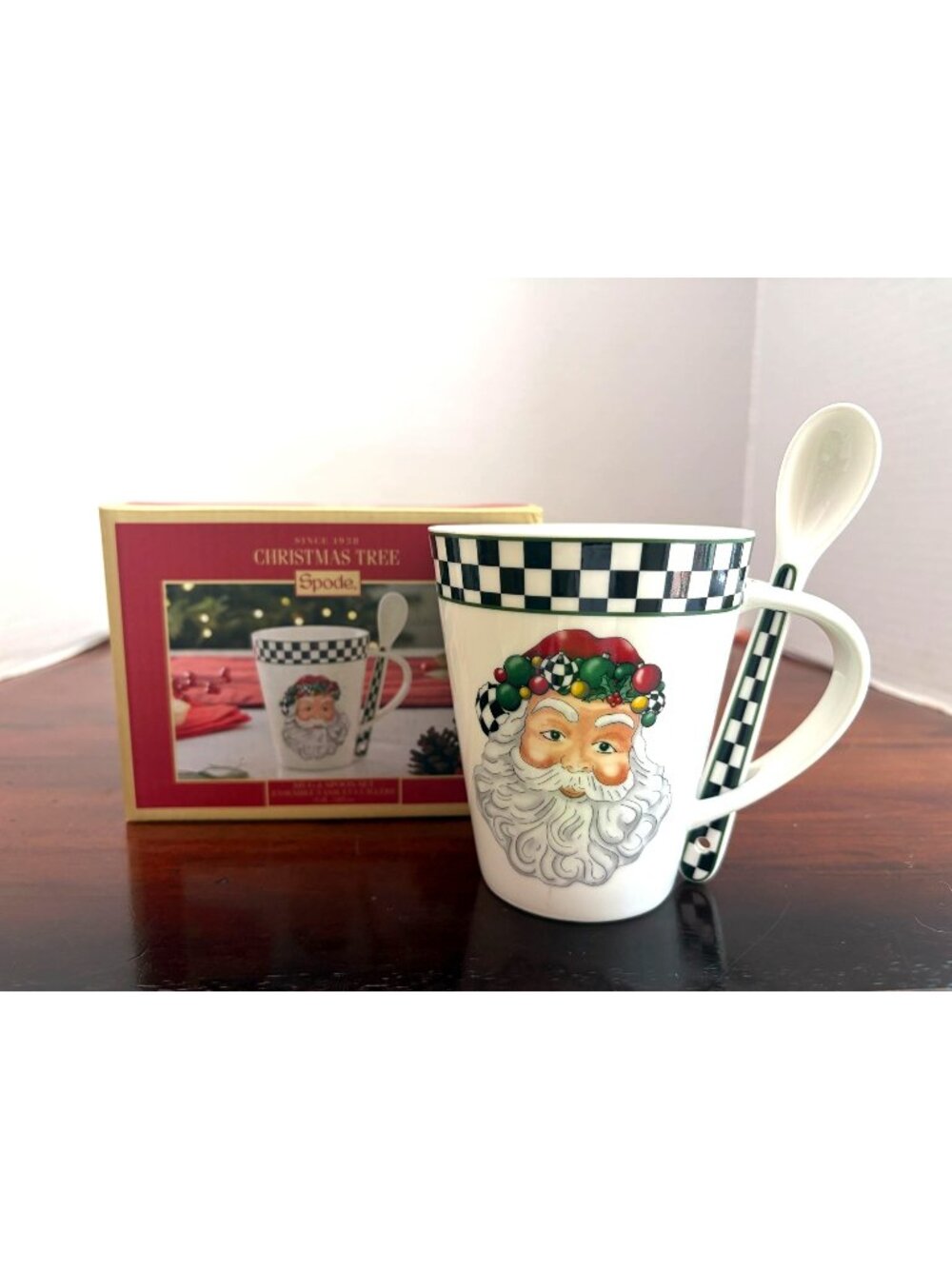 Spode Christmas Tree 14 Ounce Porcelain Mug With a Santa Claus Design, NIB